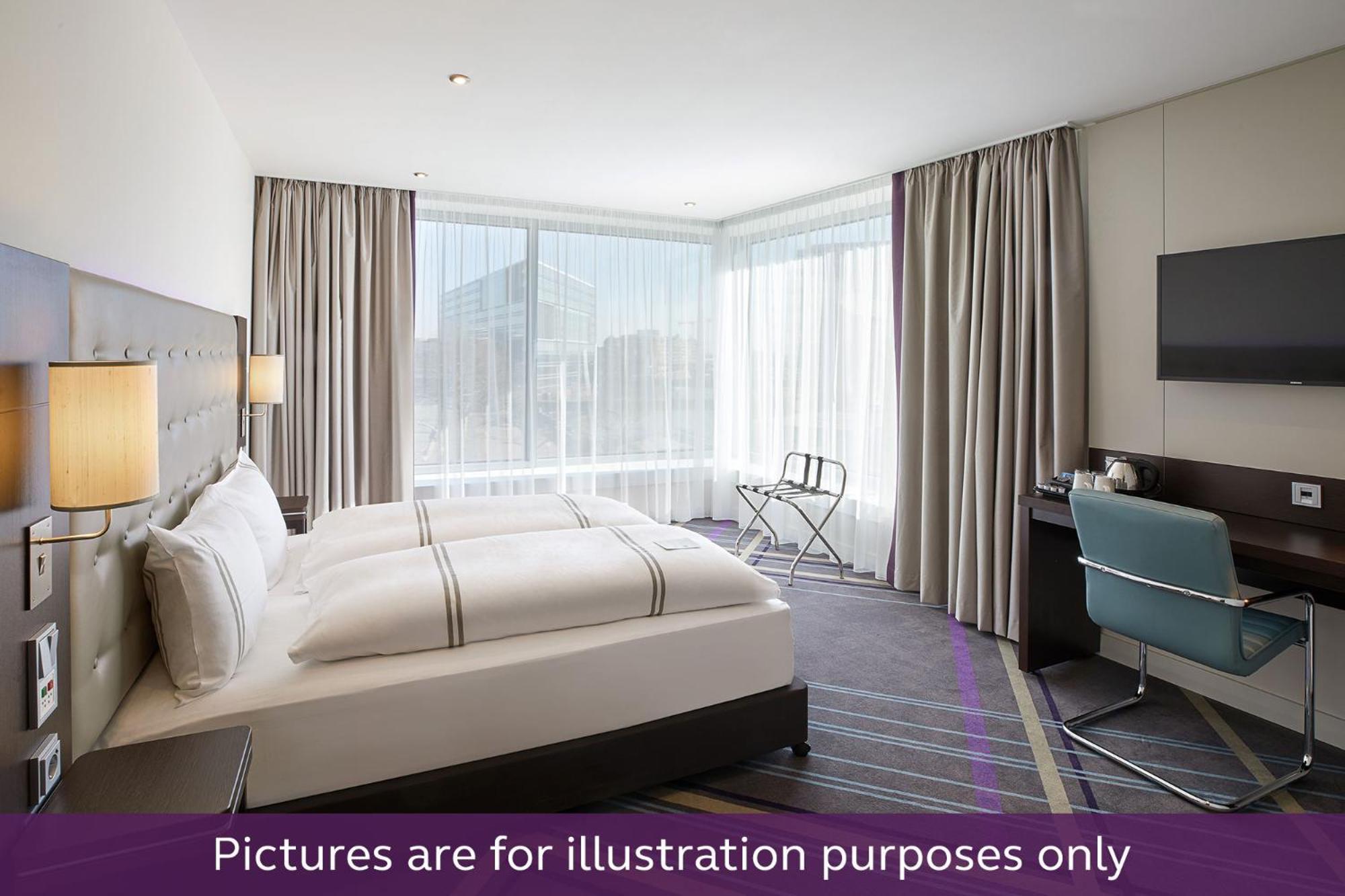 Premier Inn Muenchen City Schwabing Exteriör bild